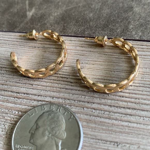6/$8 NEW Gold Tone Hoop Earrings - Picture 12 of 14